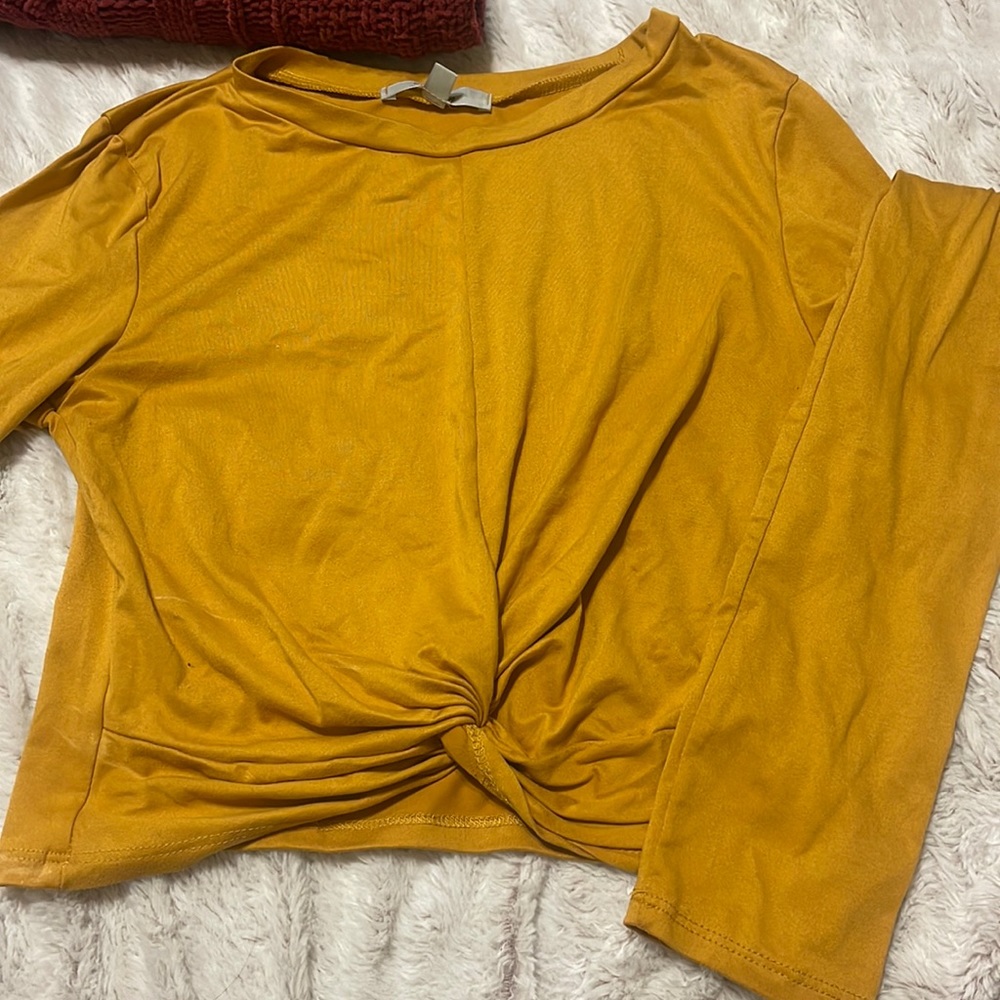 Long sleeve with cropped top